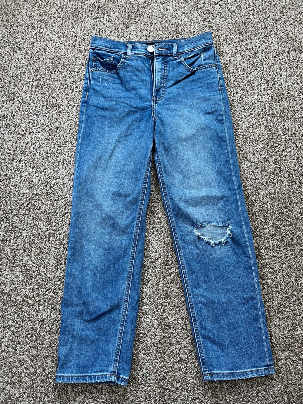 EXPRESS Women’s Blue Distressed Straight-Leg Mom Jeans
